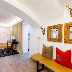 https://altstadt-luxury-salzburg.saalbachhinterglemmhotels.com